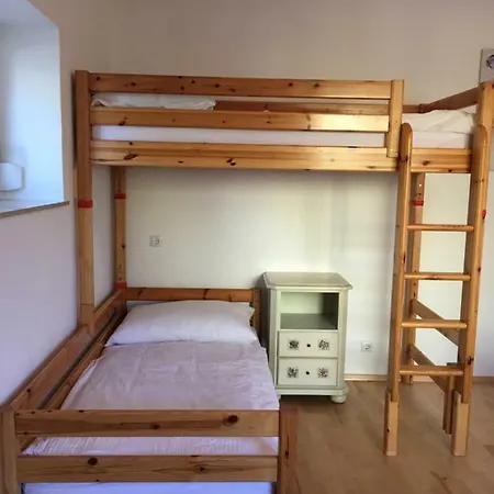 Garden For Families Apartman Villach