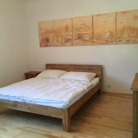 Garden For Families Apartman Villach